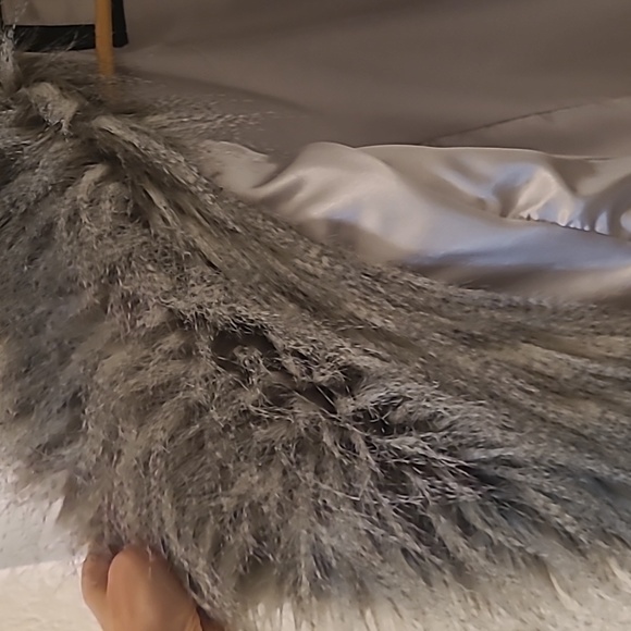 Speciale Silver gray velvet coat with faux fur collar, size UK 10, US 6 - Picture 4 of 9